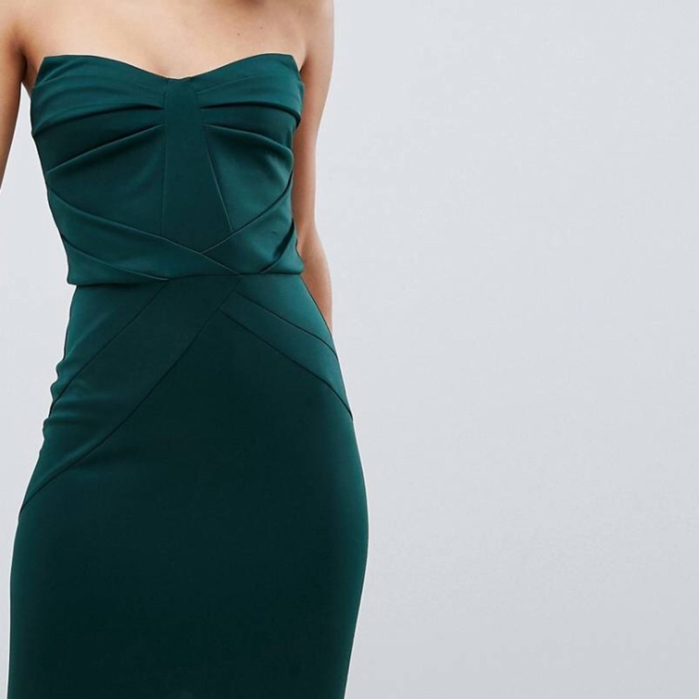 Green strapless dress w/slit